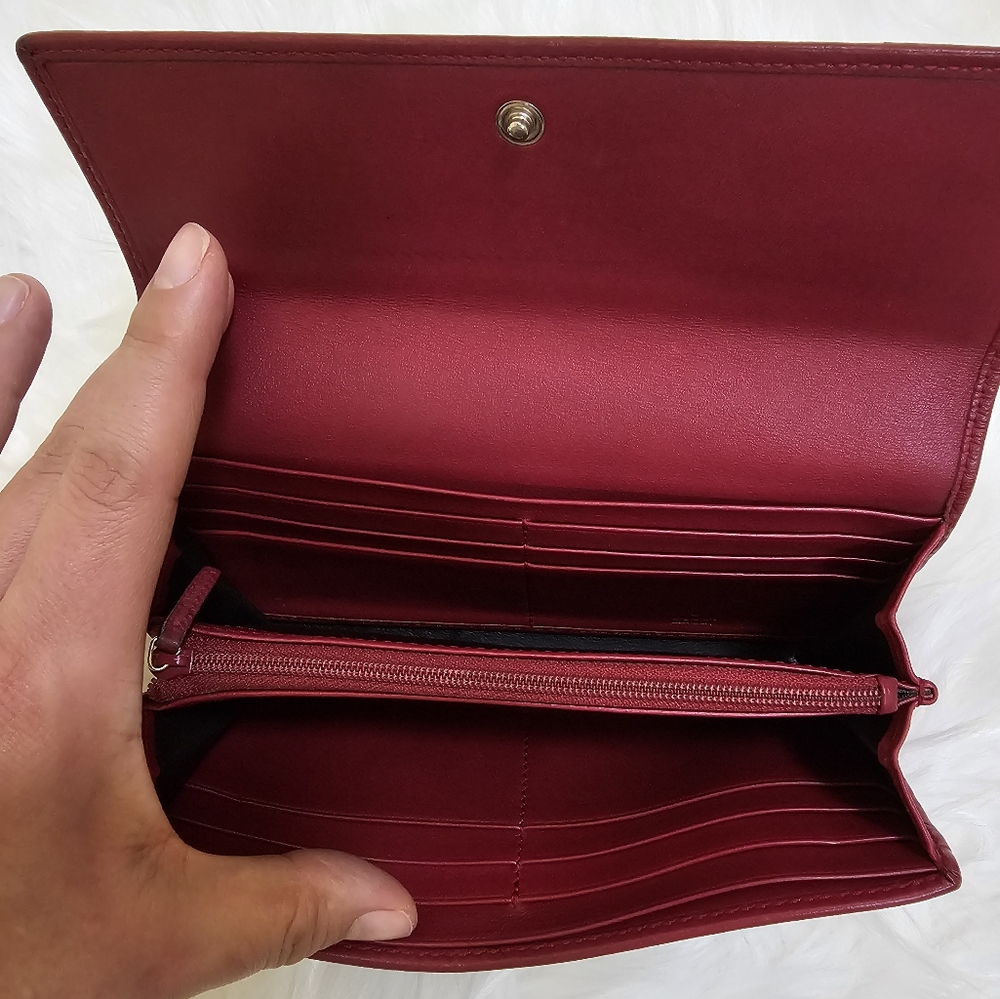 💜🎉HOST PICK🎉💜Authentic Gucci Long Wallet - Picture 12 of 17
